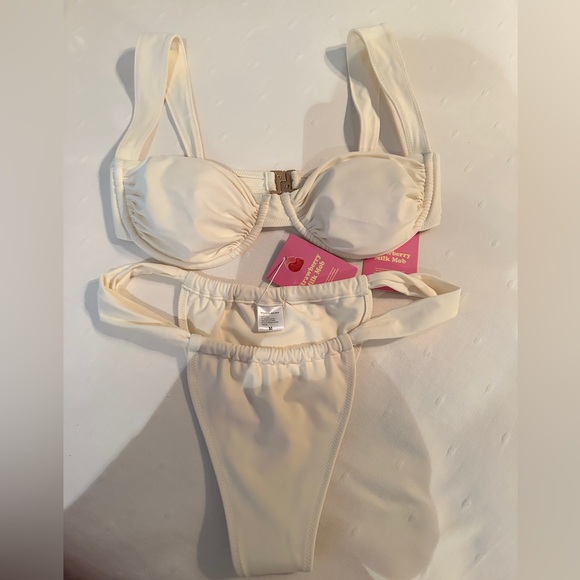 STRAWBERRY MILK MOB Dolce far Niente Bikini Set - Picture 2 of 3